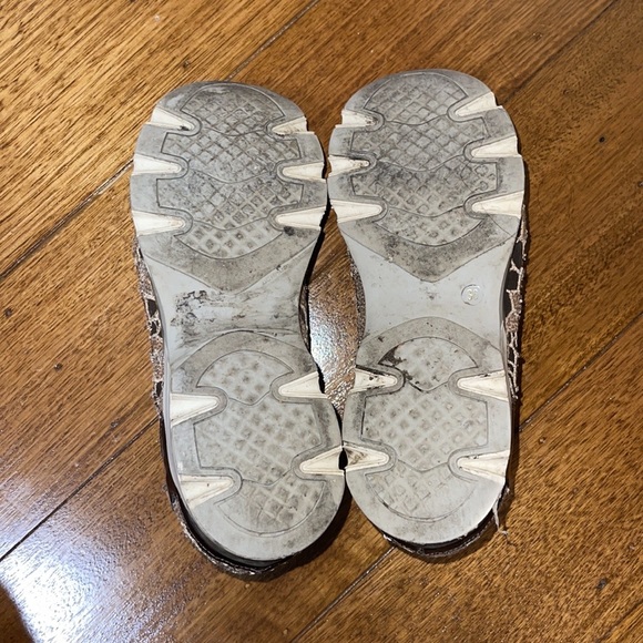 Damy Lace Sneakers - Picture 8 of 9